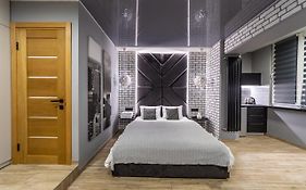 Tomas Apartments